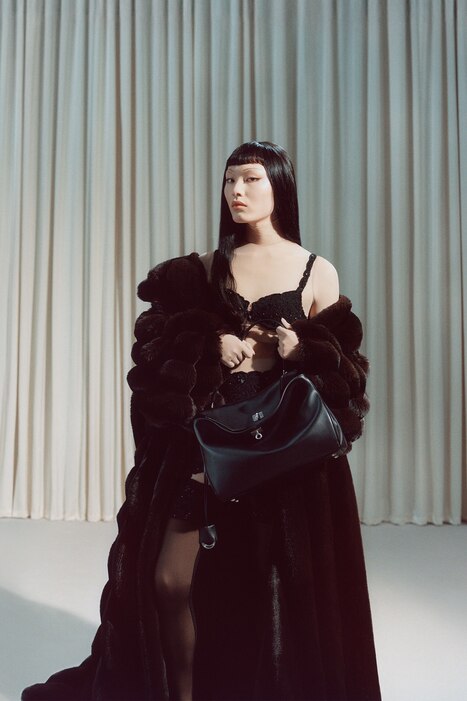 Campanha Balenciaga primavera verão 2025 – Foto: Divulgação - Models Brasil Agências de Modelos e Top Models