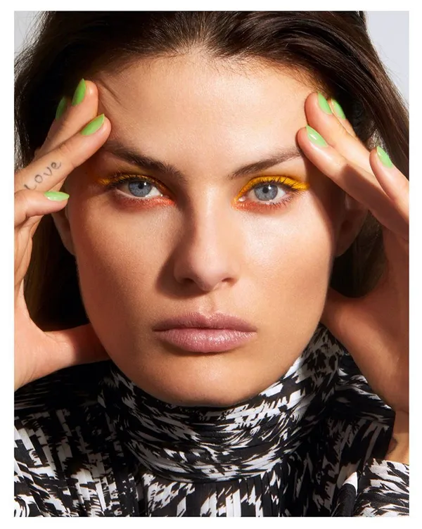A modelo Isabeli Fontanaem sessão de fotos fashion - Agências de Modelos e Top Models